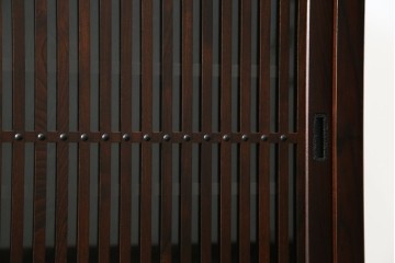 中古　美品　タモ材　落ち着いた佇まいで空間に取り入れやすい水屋箪笥　(R-085741)