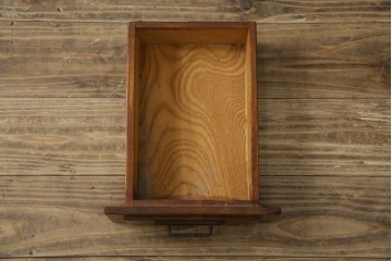 和製ヴィンテージ　特注　工芸家具　総欅(ケヤキ)材　漆塗り　凝ったデザインが存在感抜群の民芸飾り棚　(R-085742)