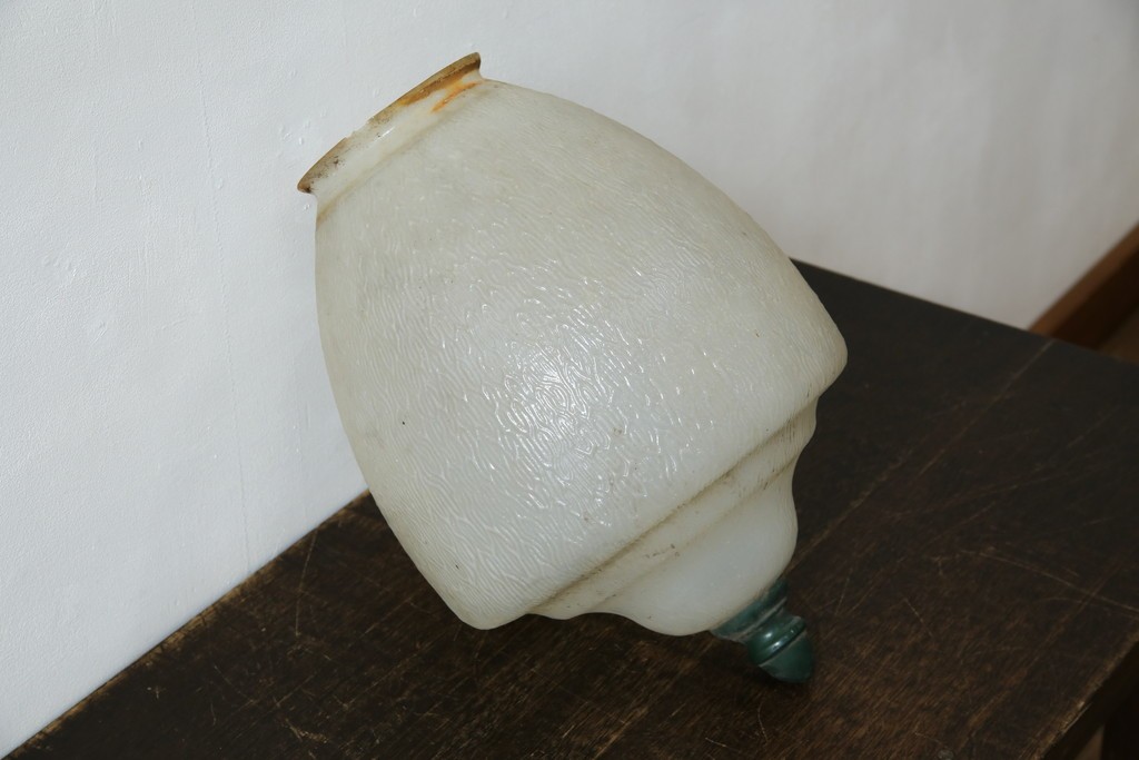 《引っ掛けシーリング式ペンダントライト加工費込み》　和製ヴィンテージ　ミルクガラス　可憐なシルエットのペンダントライト　(R-085744)