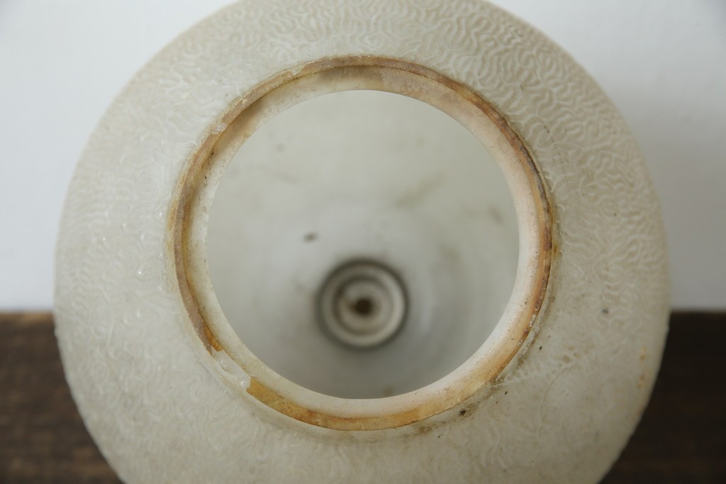 《引っ掛けシーリング式ペンダントライト加工費込み》　和製ヴィンテージ　ミルクガラス　可憐なシルエットのペンダントライト　(R-085744)