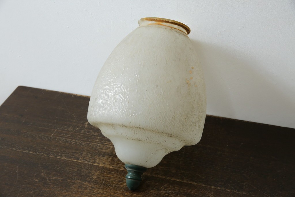 《引っ掛けシーリング式ペンダントライト加工費込み》　和製ヴィンテージ　ミルクガラス　可憐なシルエットのペンダントライト　(R-085744)