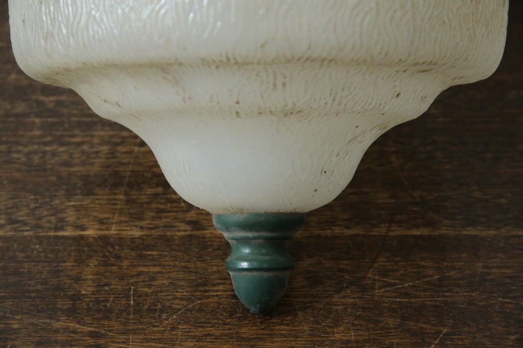 《引っ掛けシーリング式ペンダントライト加工費込み》　和製ヴィンテージ　ミルクガラス　可憐なシルエットのペンダントライト　(R-085744)