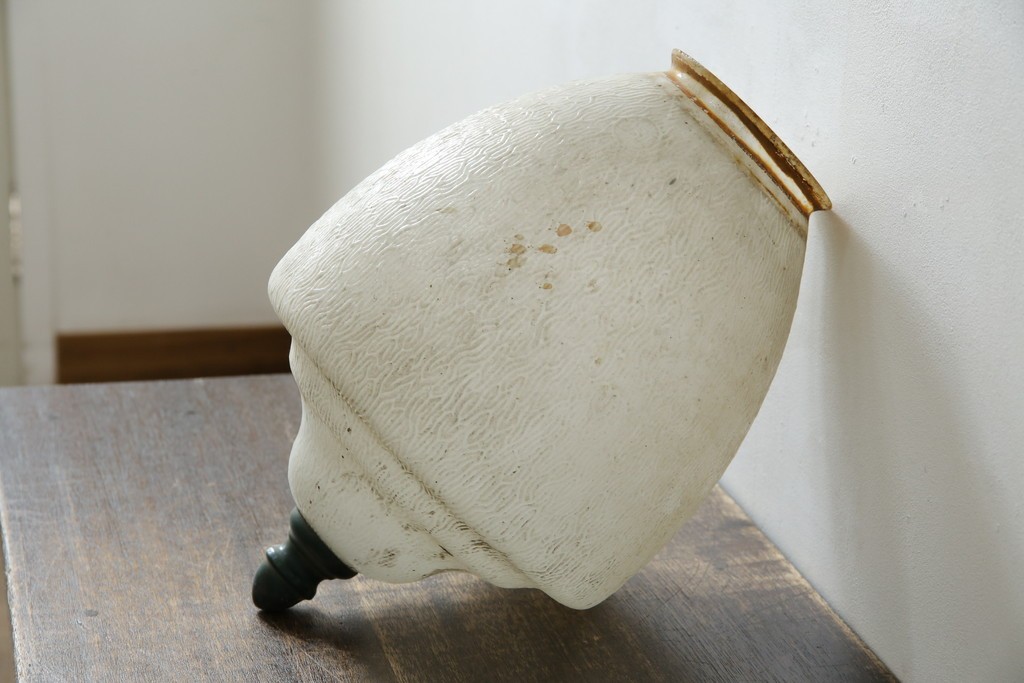 《引っ掛けシーリング式ペンダントライト加工費込み》　和製ヴィンテージ　ミルクガラス　可憐なシルエットのペンダントライト　(R-085744)