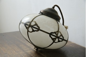 和製アンティーク　丸みのあるシェードに真鍮飾りをあしらったペンダントライト　(R-085749)