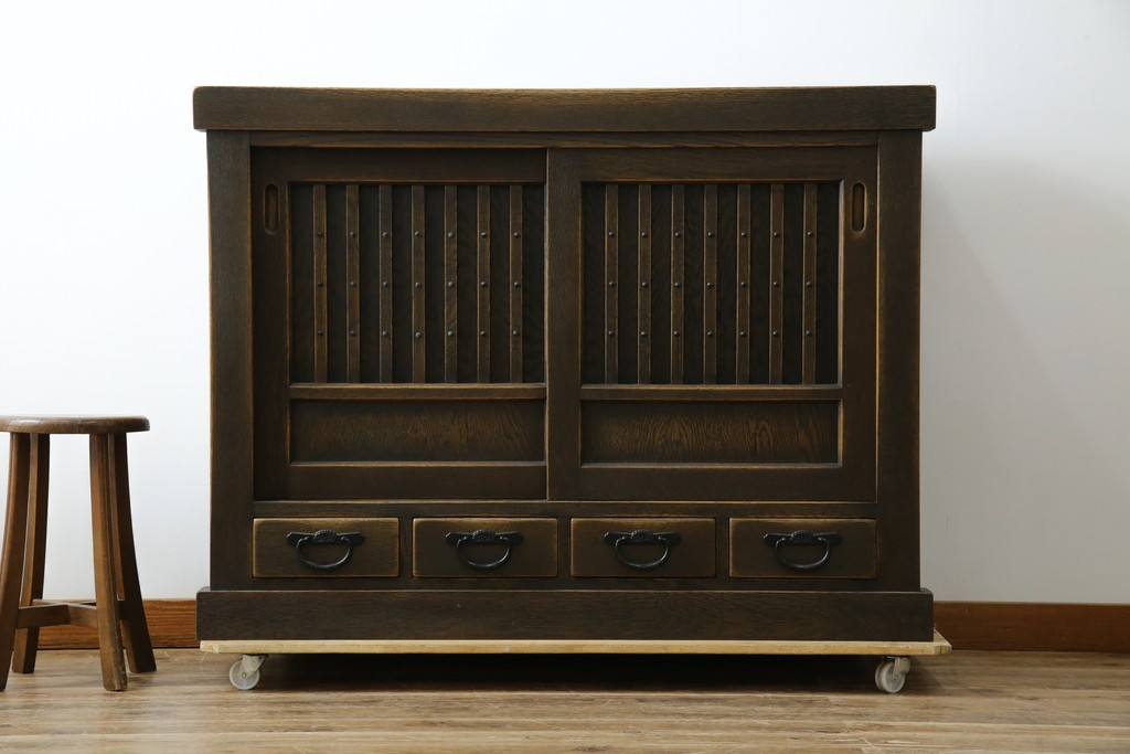 中古　美品　飛騨産業　JAPAN PROVINCIAL(ジャパンプロヴィンシャル)　格子戸の意匠が趣深い帳場箪笥　定価約95万円　(R-085751)