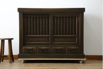 中古　美品　飛騨産業　JAPAN PROVINCIAL(ジャパンプロヴィンシャル)　格子戸の意匠が趣深い帳場箪笥　定価約95万円　(R-085751)