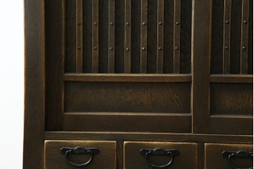 中古　美品　飛騨産業　JAPAN PROVINCIAL(ジャパンプロヴィンシャル)　格子戸の意匠が趣深い帳場箪笥　定価約95万円　(R-085751)