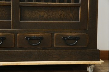 中古　美品　飛騨産業　JAPAN PROVINCIAL(ジャパンプロヴィンシャル)　格子戸の意匠が趣深い帳場箪笥　定価約95万円　(R-085751)