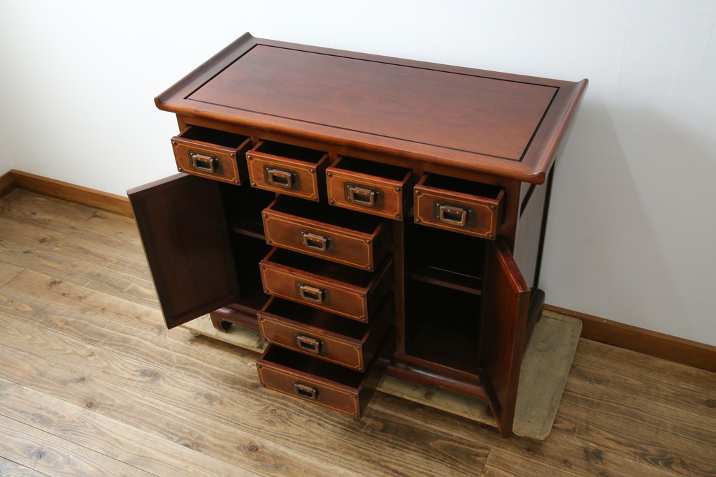 中古　国産指物工芸家具　花梨(カリン)材　オリエンタル　李朝デザイン×象嵌が目を引くキャビネット　定価推定約70万円以上　(R-085752)