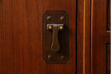 中古　国産指物工芸家具　花梨(カリン)材　オリエンタル　李朝デザイン×象嵌が目を引くキャビネット　定価推定約70万円以上　(R-085752)