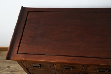 中古　国産指物工芸家具　花梨(カリン)材　オリエンタル　李朝デザイン×象嵌が目を引くキャビネット　定価推定約70万円以上　(R-085752)