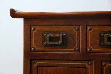 中古　国産指物工芸家具　花梨(カリン)材　オリエンタル　李朝デザイン×象嵌が目を引くキャビネット　定価推定約70万円以上　(R-085752)