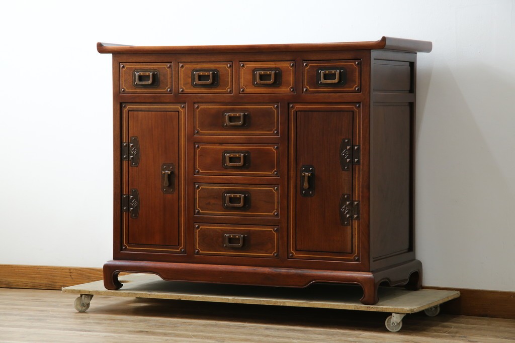 中古　国産指物工芸家具　花梨(カリン)材　オリエンタル　李朝デザイン×象嵌が目を引くキャビネット　定価推定約70万円以上　(R-085752)