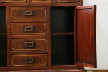 中古　国産指物工芸家具　花梨(カリン)材　オリエンタル　李朝デザイン×象嵌が目を引くキャビネット　定価推定約70万円以上　(R-085752)