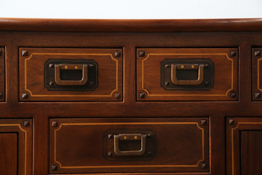 中古　国産指物工芸家具　花梨(カリン)材　オリエンタル　李朝デザイン×象嵌が目を引くキャビネット　定価推定約70万円以上　(R-085752)