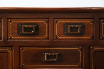 中古　国産指物工芸家具　花梨(カリン)材　オリエンタル　李朝デザイン×象嵌が目を引くキャビネット　定価推定約70万円以上　(R-085752)