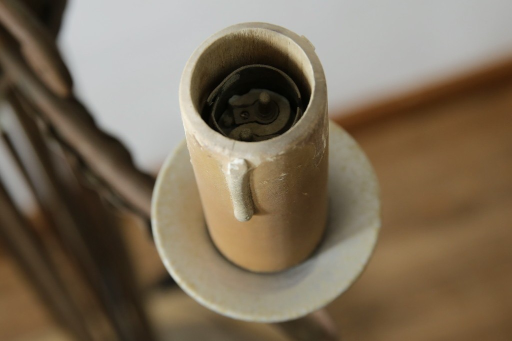 フランスヴィンテージ　ロートアイアン　植物モチーフの装飾が上品なフロアスタンド　(R-085753)