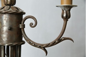 フランスヴィンテージ　ロートアイアン　植物モチーフの装飾が上品なフロアスタンド　(R-085753)