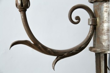 フランスヴィンテージ　ロートアイアン　植物モチーフの装飾が上品なフロアスタンド　(R-085753)