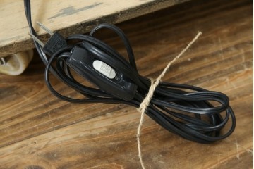 フランスヴィンテージ　ロートアイアン　植物モチーフの装飾が上品なフロアスタンド　(R-085753)