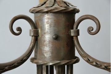 フランスヴィンテージ　ロートアイアン　植物モチーフの装飾が上品なフロアスタンド　(R-085753)