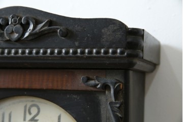 和製ヴィンテージ　日本時計(NIPPON CLOCK)　クラシカルな彫刻と木部の配色が上品な振り子時計　(R-085754)