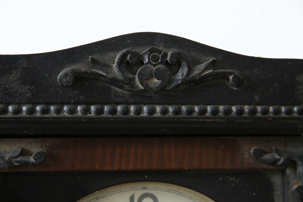 和製ヴィンテージ　日本時計(NIPPON CLOCK)　クラシカルな彫刻と木部の配色が上品な振り子時計　(R-085754)