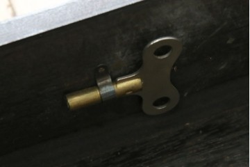 和製ヴィンテージ　日本時計(NIPPON CLOCK)　クラシカルな彫刻と木部の配色が上品な振り子時計　(R-085754)