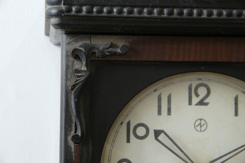 和製ヴィンテージ　日本時計(NIPPON CLOCK)　クラシカルな彫刻と木部の配色が上品な振り子時計　(R-085754)