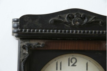 和製ヴィンテージ　日本時計(NIPPON CLOCK)　クラシカルな彫刻と木部の配色が上品な振り子時計　(R-085754)