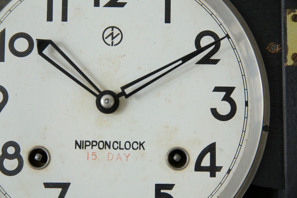 和製ヴィンテージ　日本時計(NIPPON CLOCK)　クラシカルな彫刻と木部の配色が上品な振り子時計　(R-085754)