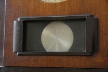 和製ヴィンテージ　Meiji(明治時計社)　ミッドセンチュリーテイストのお部屋にもぴったりなスクエア型の振り子時計　(R-085755)