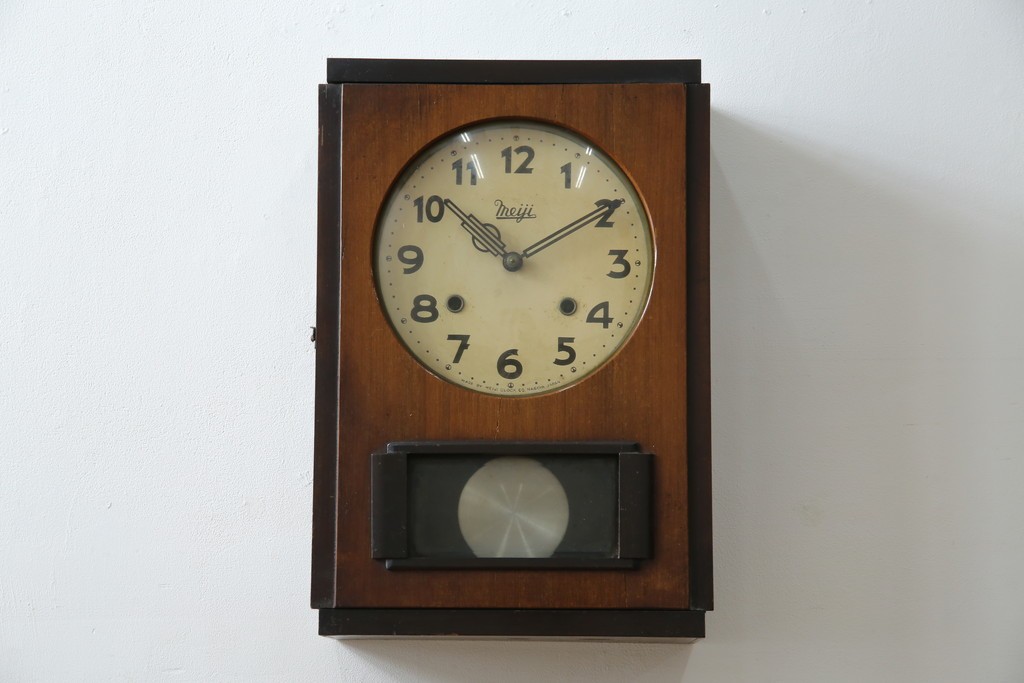 和製ヴィンテージ　Meiji(明治時計社)　ミッドセンチュリーテイストのお部屋にもぴったりなスクエア型の振り子時計　(R-085755)