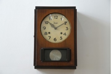 和製ヴィンテージ　Meiji(明治時計社)　ミッドセンチュリーテイストのお部屋にもぴったりなスクエア型の振り子時計　(R-085755)