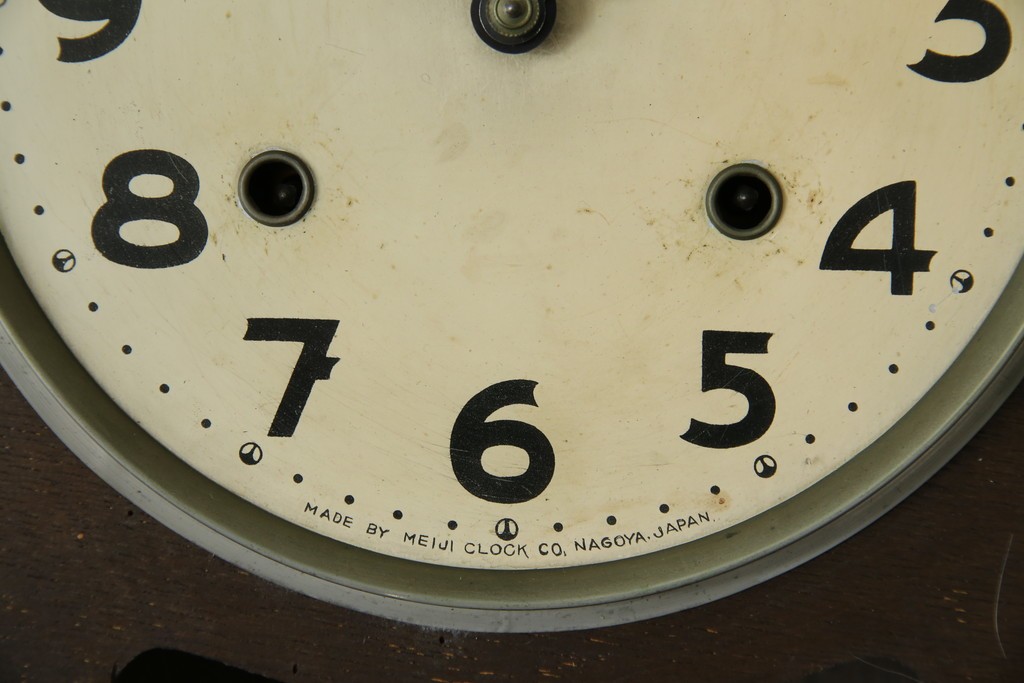 和製ヴィンテージ　Meiji(明治時計社)　ミッドセンチュリーテイストのお部屋にもぴったりなスクエア型の振り子時計　(R-085755)