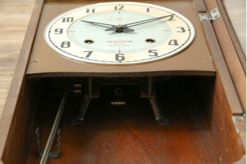 和製ヴィンテージ　精工舎(SEIKOSHA、セイコー)　ミッドセンチュリースタイルにおすすめのスクエア型振り子時計　(R-085757)
