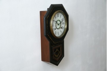 和製アンティーク　昭和初期　金彩の装飾が上品な八角振り子時計　(R-085758)