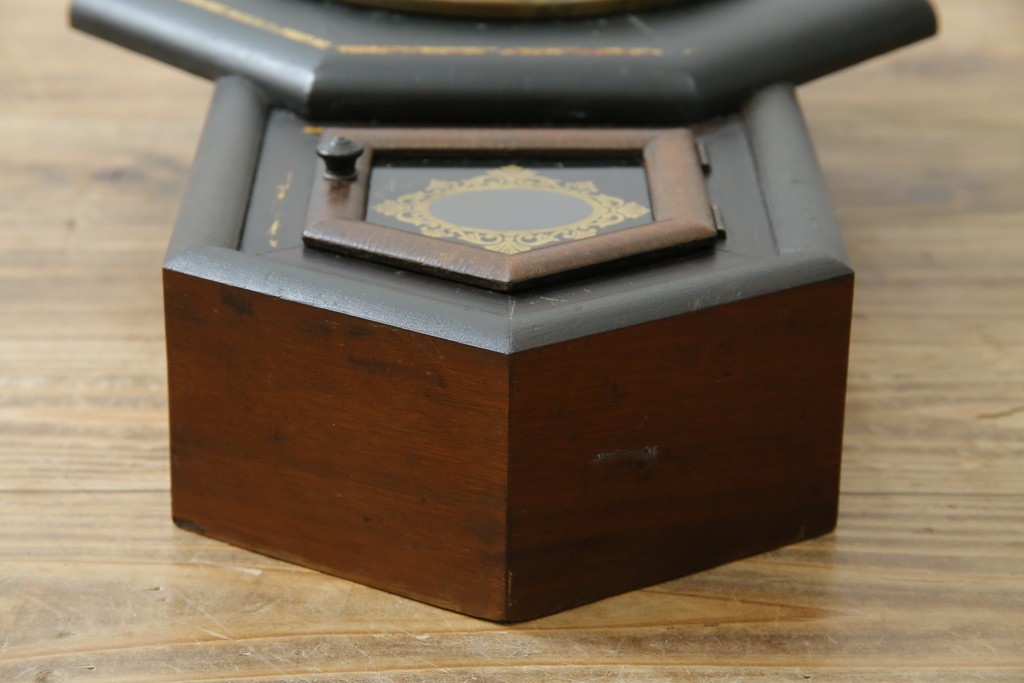 和製アンティーク　昭和初期　金彩の装飾が上品な八角振り子時計　(R-085758)