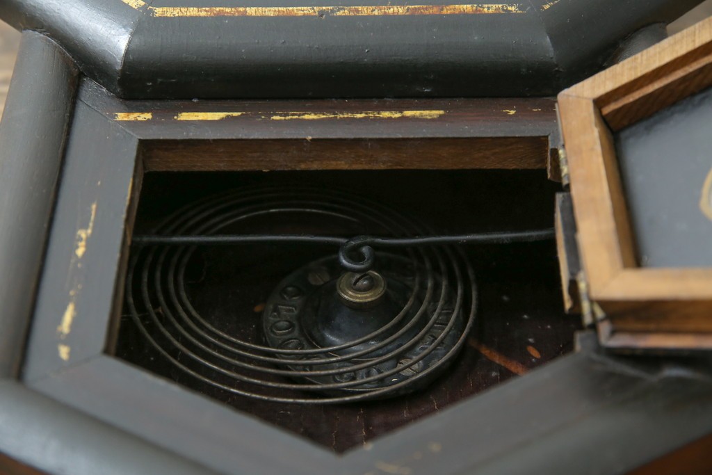 和製アンティーク　昭和初期　金彩の装飾が上品な八角振り子時計　(R-085758)