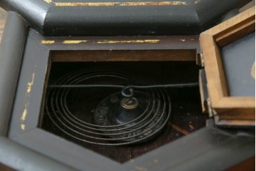 和製アンティーク　昭和初期　金彩の装飾が上品な八角振り子時計　(R-085758)