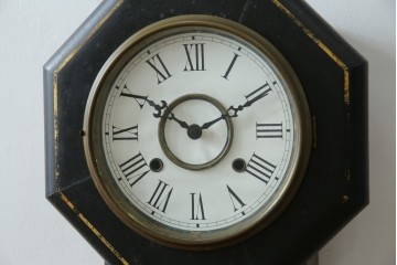 和製アンティーク　昭和初期　金彩の装飾が上品な八角振り子時計　(R-085758)