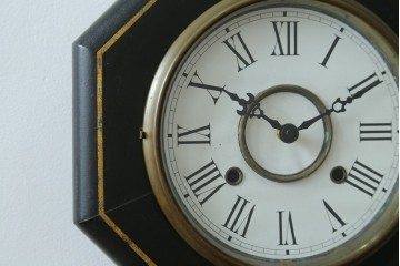 和製アンティーク　昭和初期　金彩の装飾が上品な八角振り子時計　(R-085758)