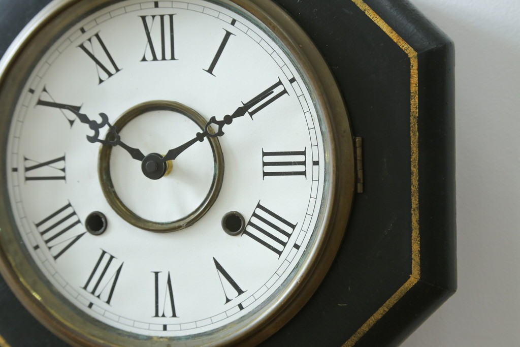 和製アンティーク　昭和初期　金彩の装飾が上品な八角振り子時計　(R-085758)