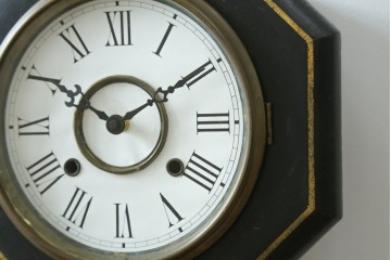 和製アンティーク　昭和初期　金彩の装飾が上品な八角振り子時計　(R-085758)