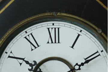 和製アンティーク　昭和初期　金彩の装飾が上品な八角振り子時計　(R-085758)