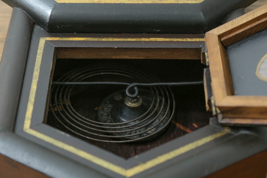 和製アンティーク　昭和初期　金彩の装飾が上品な八角振り子時計　(R-085758)