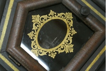 和製アンティーク　昭和初期　金彩の装飾が上品な八角振り子時計　(R-085758)