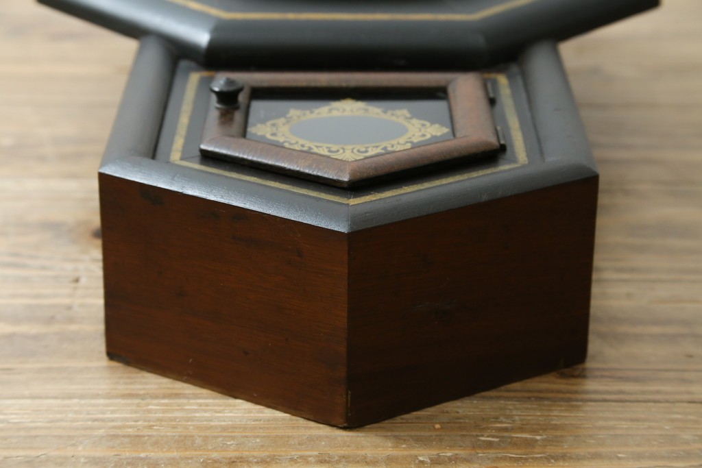 和製アンティーク　昭和初期　金彩の装飾が上品な八角振り子時計　(R-085758)