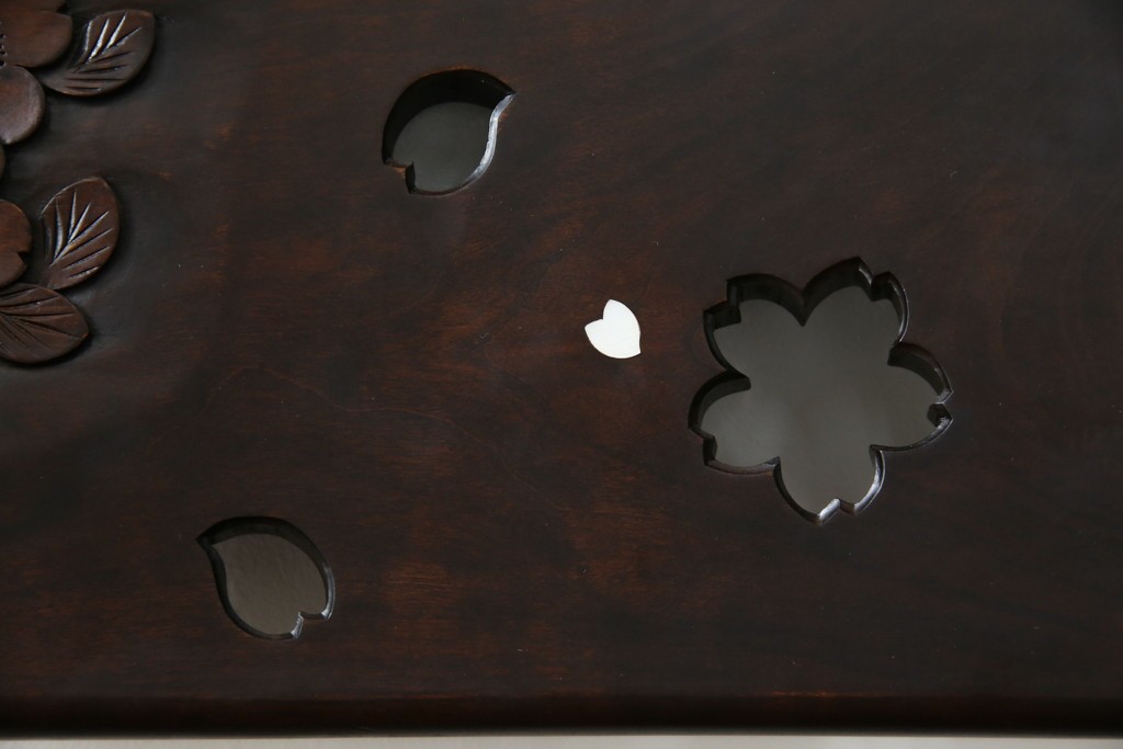 中古　超美品　元祖軽井沢彫　大坂屋家具店　繊細な桜の彫りが見事なKチェア　定価約25万円　(R-085760)