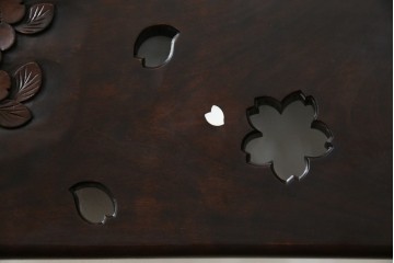 中古　超美品　元祖軽井沢彫　大坂屋家具店　繊細な桜の彫りが見事なKチェア　定価約25万円　(R-085760)